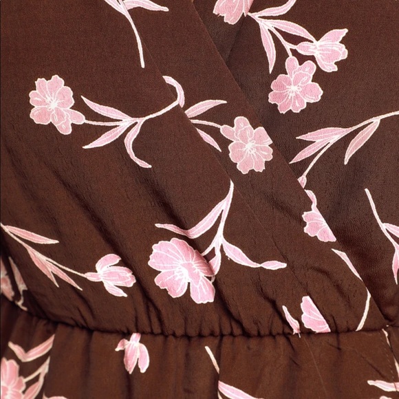 New Lulu’s Faux Wrap Dress - Picture 6 of 11